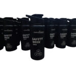 Gravação a laser em squeezes aluminio pretos brindes